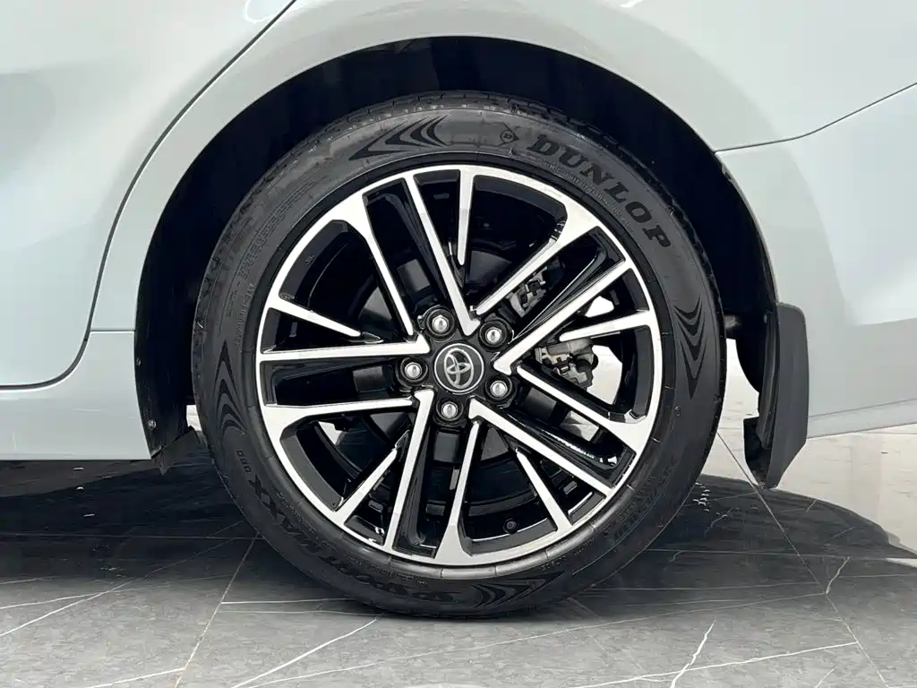 Toyota Camry 2025 — фото 23