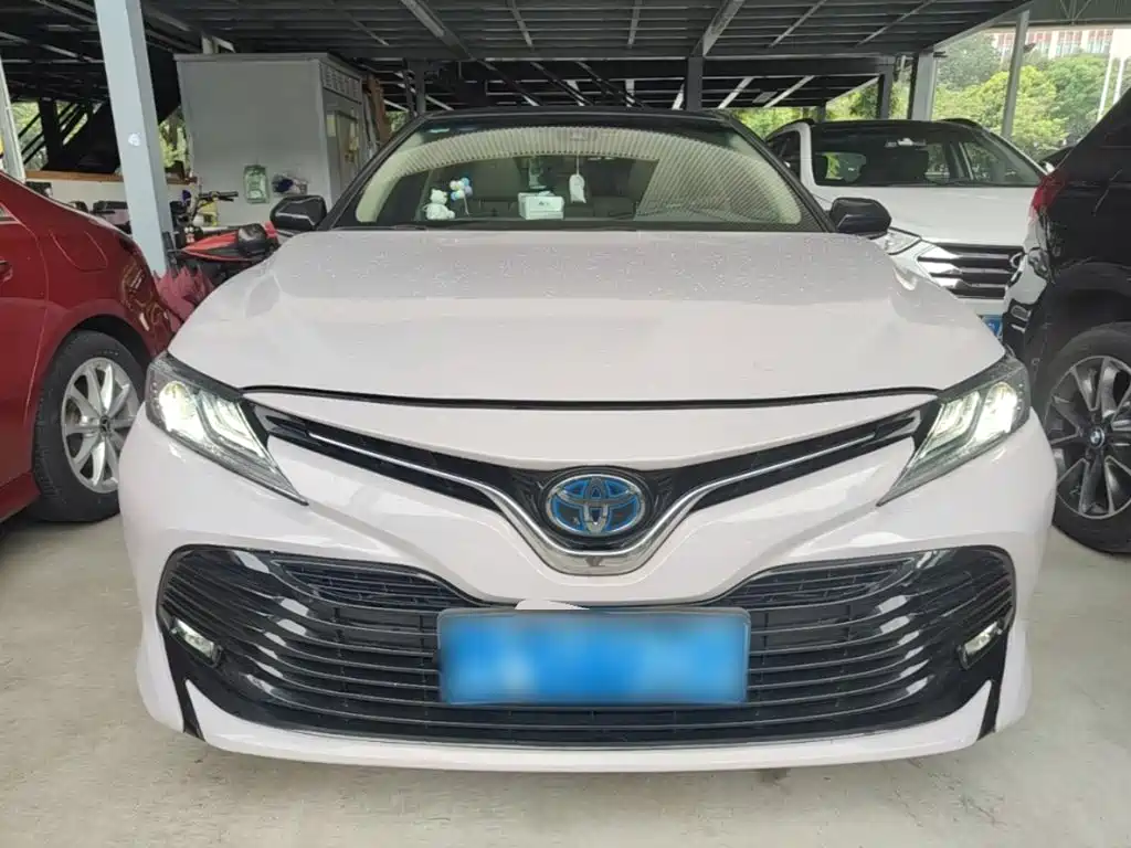 Toyota Camry 2018 — фото 3