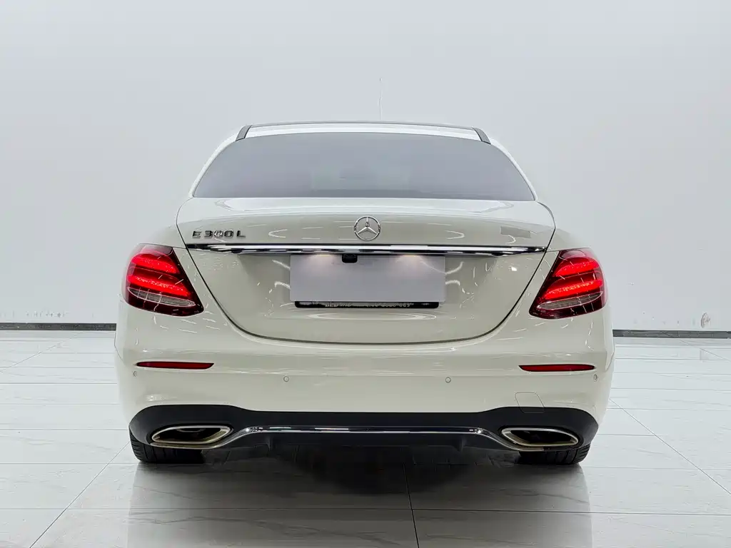 Mercedes-Benz E-Class 2018 — фото 12