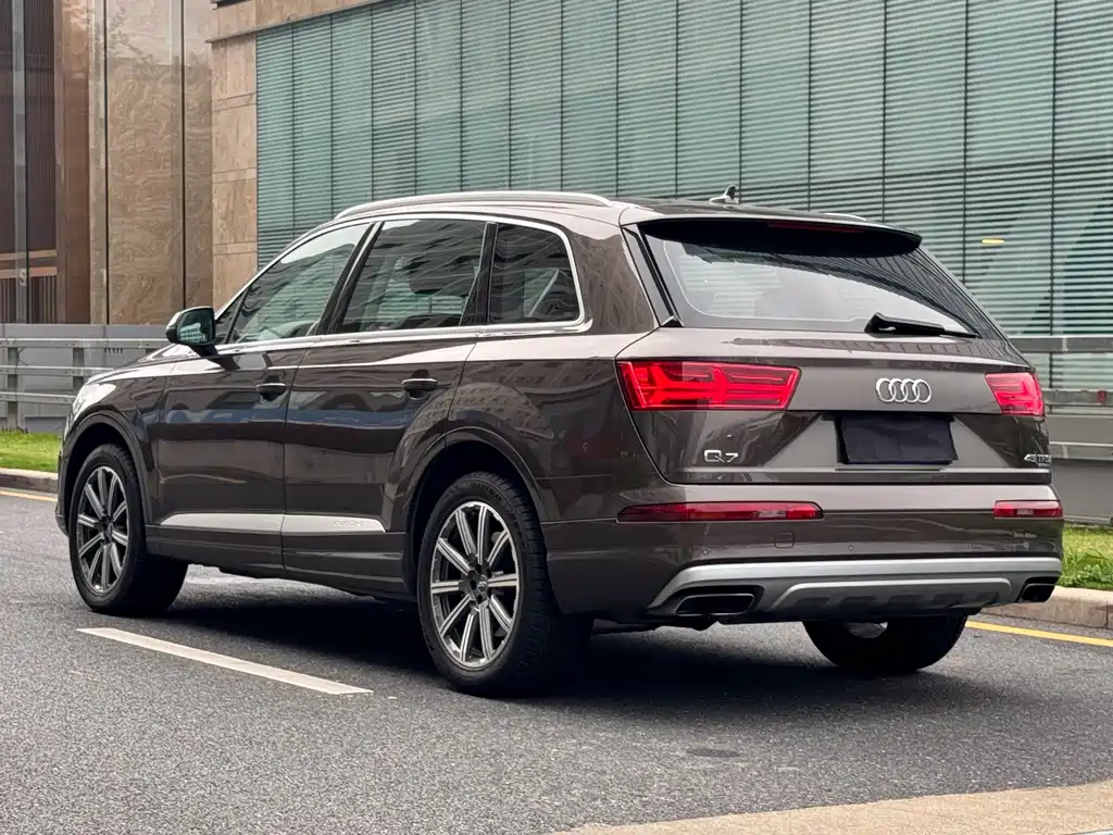 Audi Q7 2018 — фото 7