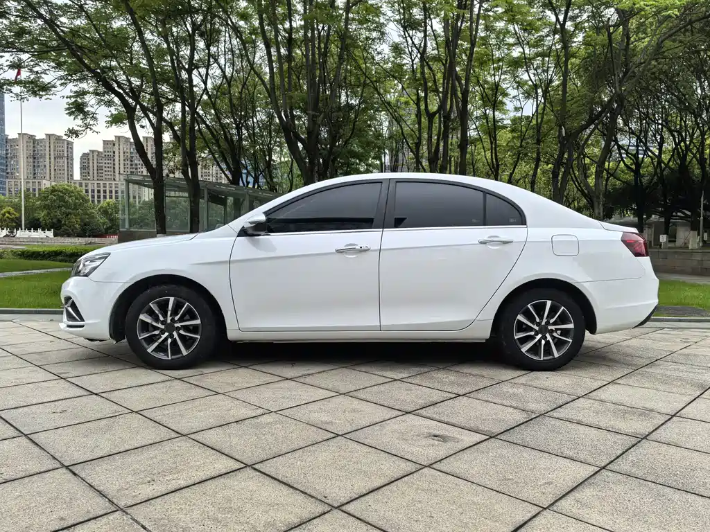 Geely Emgrand 2021 — фото 4