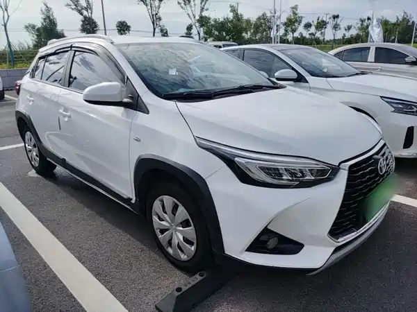 Toyota Yaris L 2023