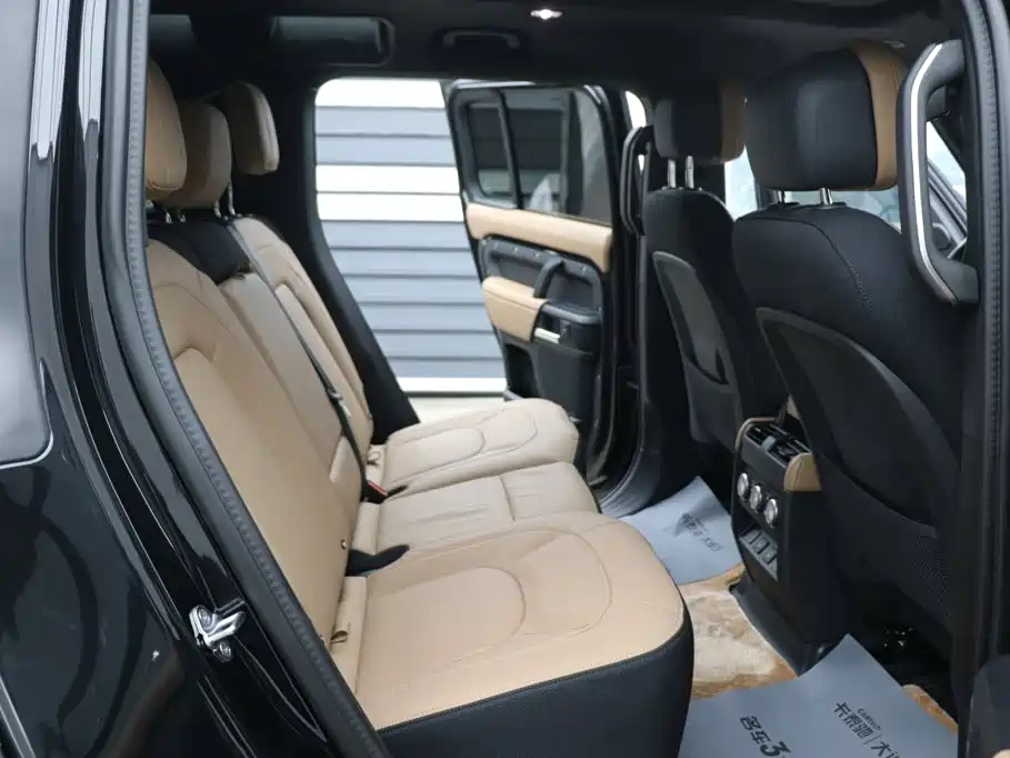 Land Rover Defender 2025 — фото 24