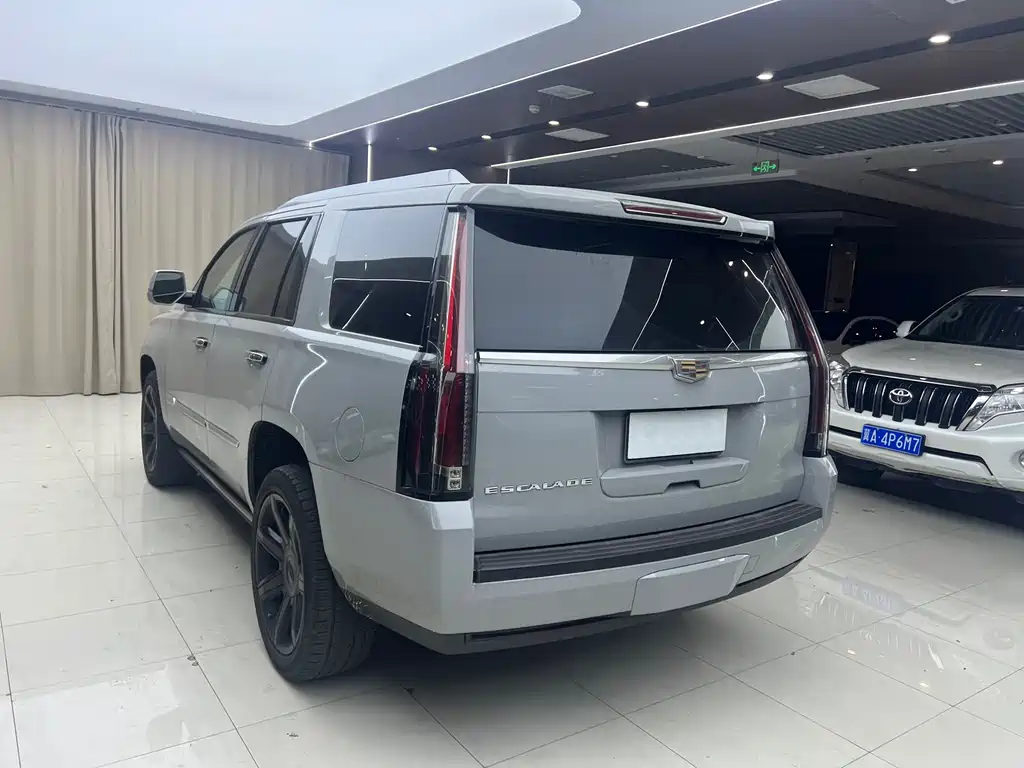 Cadillac Escalade 2016 — фото 11