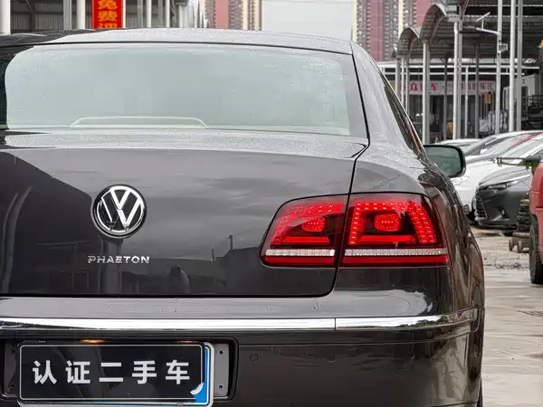 Volkswagen Phaeton 2013