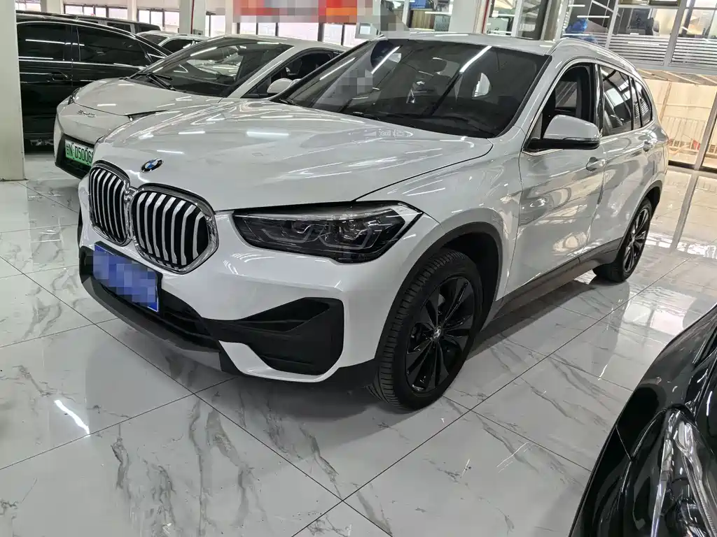 BMW X1 2020 — фото 1