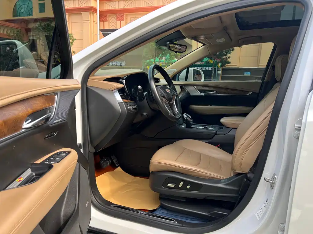 Cadillac XT5 2020 — фото 11