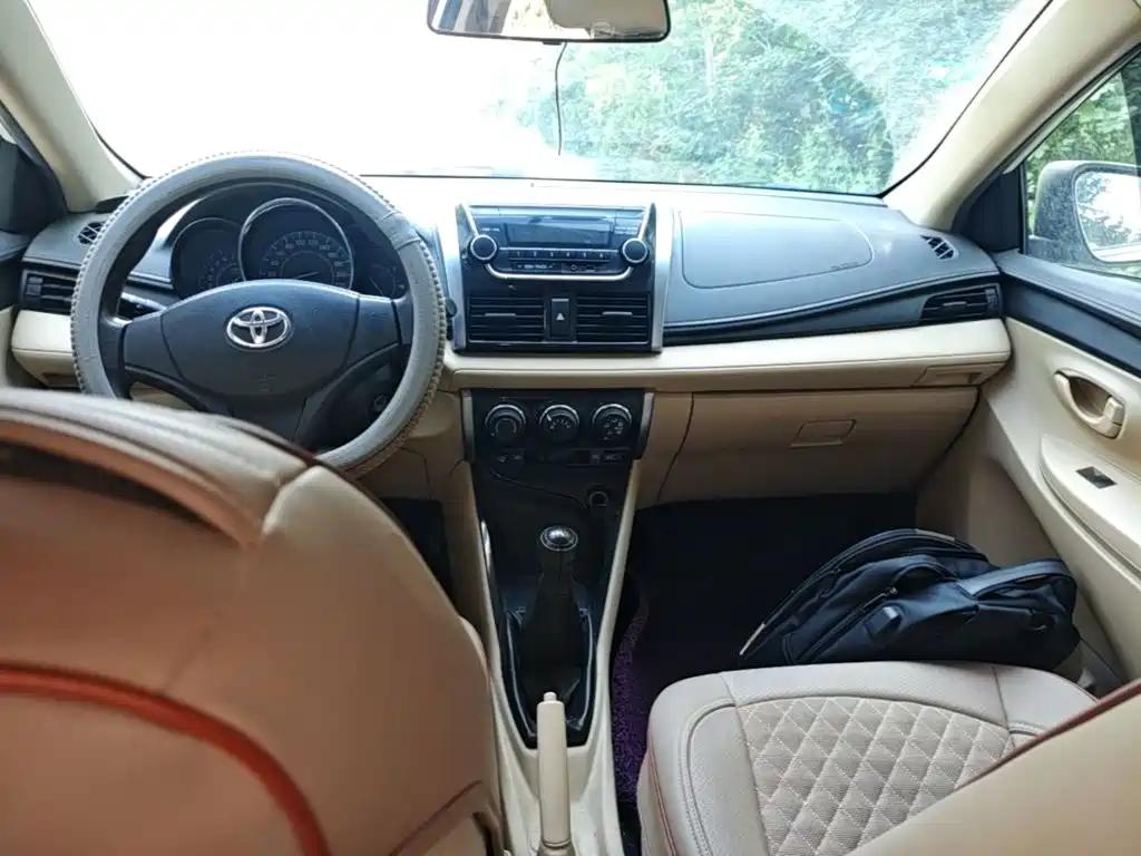 Toyota Vios 2015 — фото 10