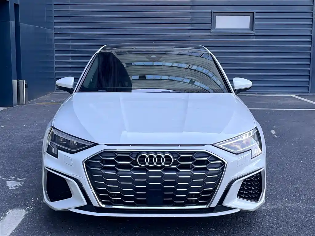 Audi A3 2022 — фото 2