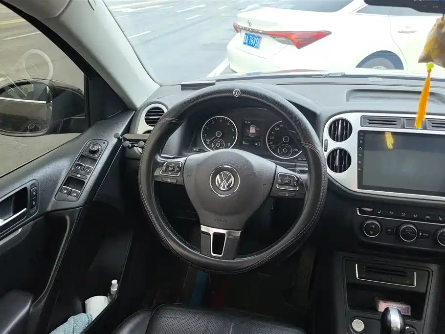 Volkswagen Tiguan 2015 — фото 15