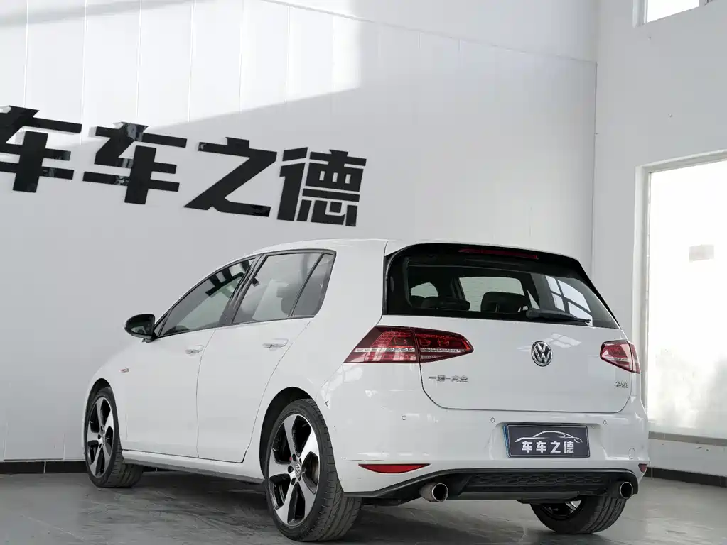 Volkswagen Golf GTI 2016 — фото 21