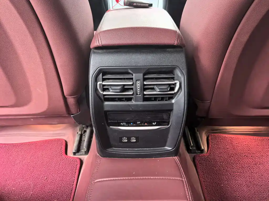 BMW 3 Series 2023 — фото 26
