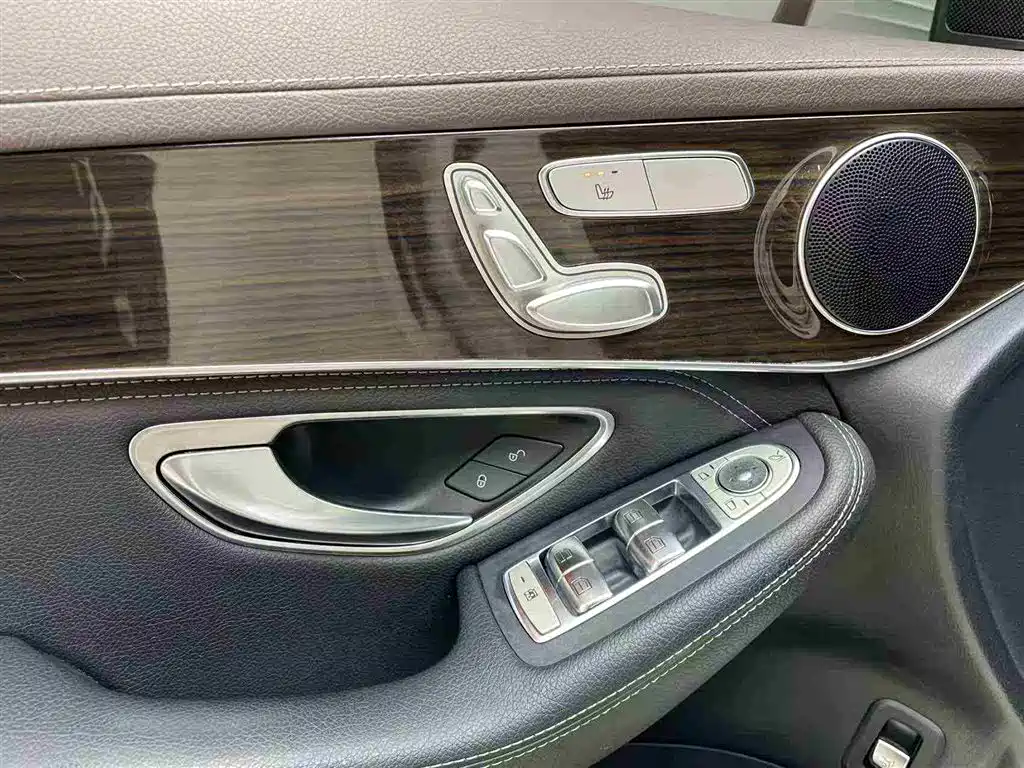 Mercedes-Benz GLC 2019 — фото 13