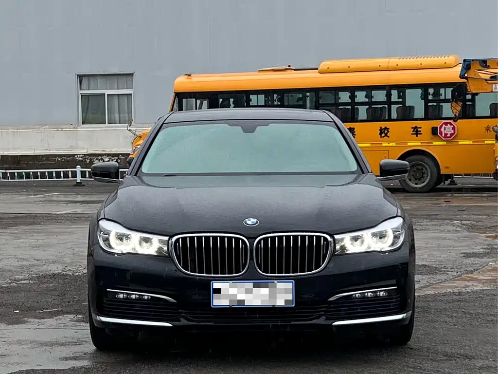 BMW 7 Series 2017 — фото 2