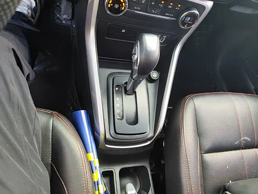 Ford EcoSport 2017 — фото 14