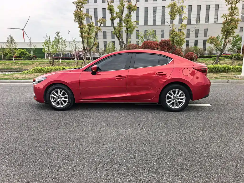 Mazda 3 Axela 2017 — фото 10