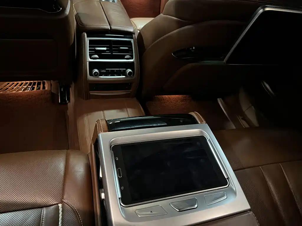 BMW 7 Series 2019 — фото 19