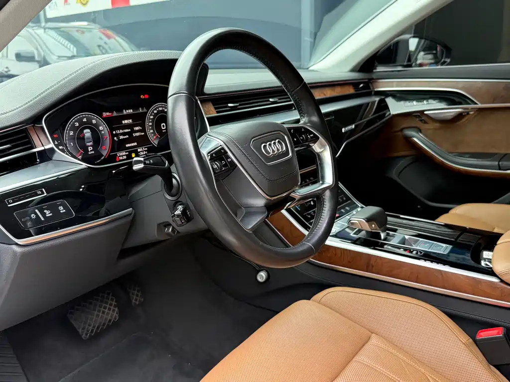Audi A8 2019 — фото 7