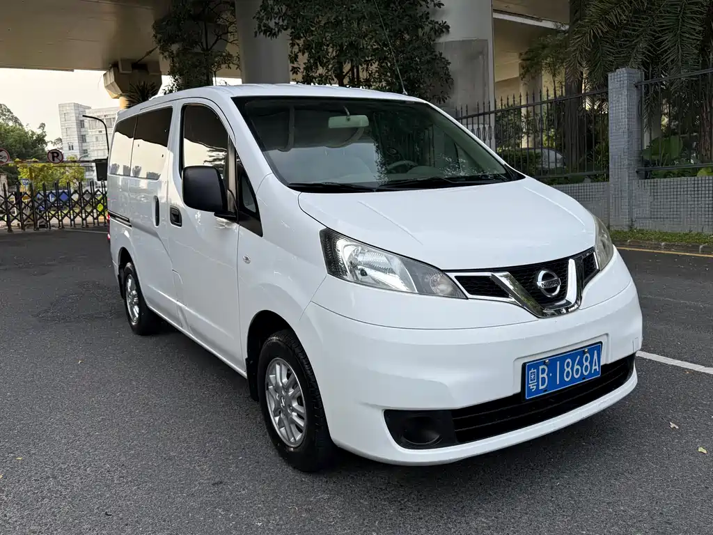 Nissan NV200 2017 — фото 3