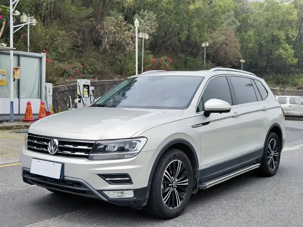 Volkswagen Tiguan L 2021 — фото 24
