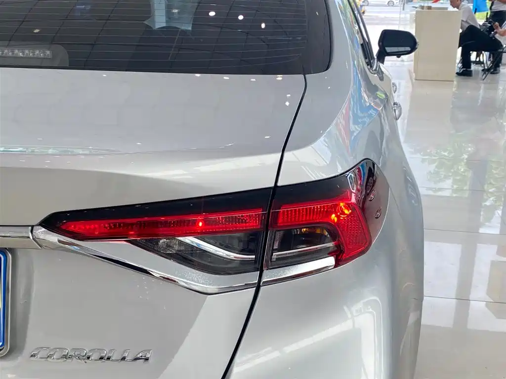 Toyota Corolla 2021 — фото 16