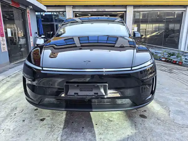 Tesla Model Y 2026