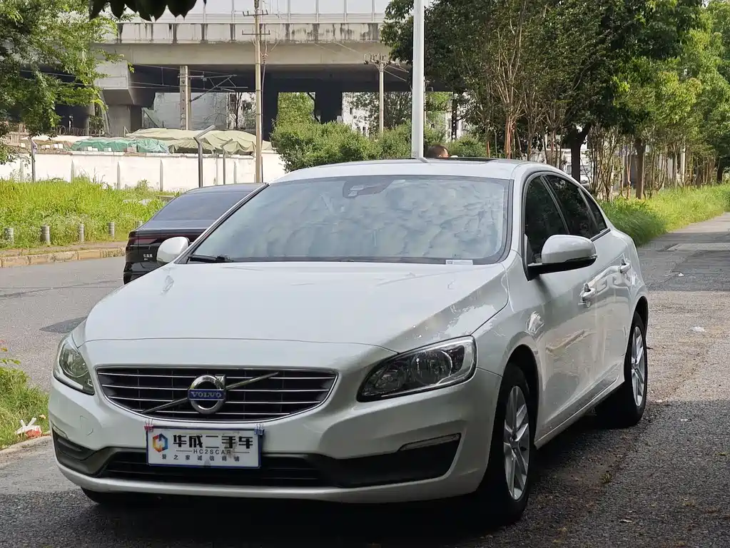 Volvo S60 2016 — фото 2
