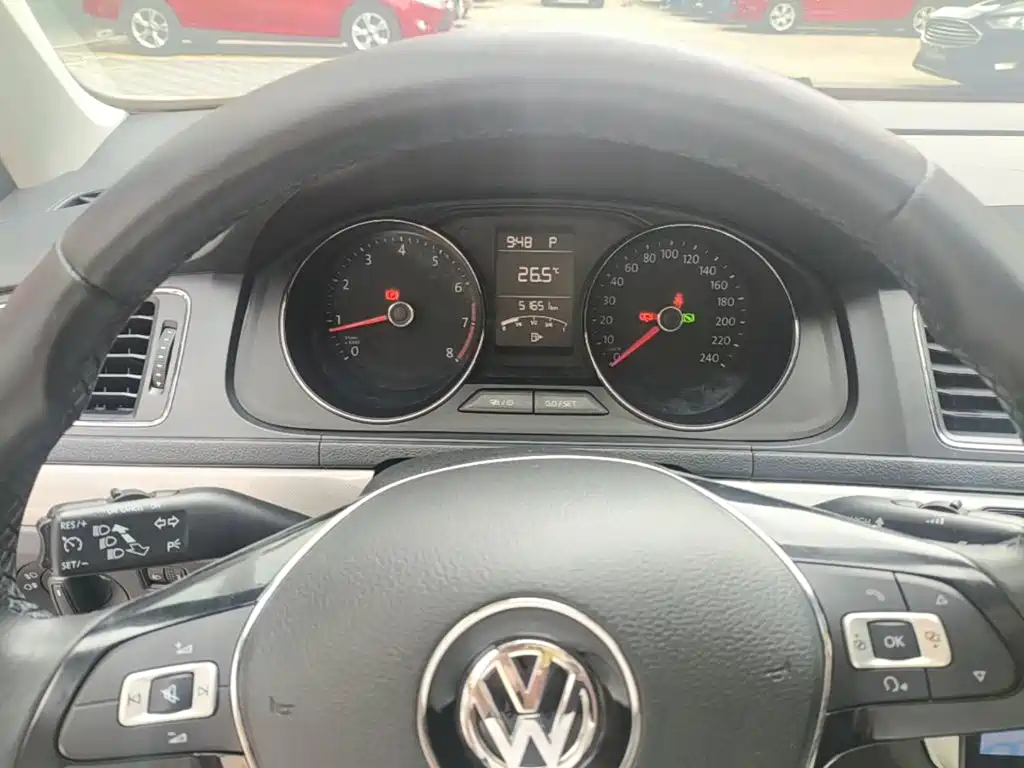 Volkswagen Lavida 2018 — фото 12