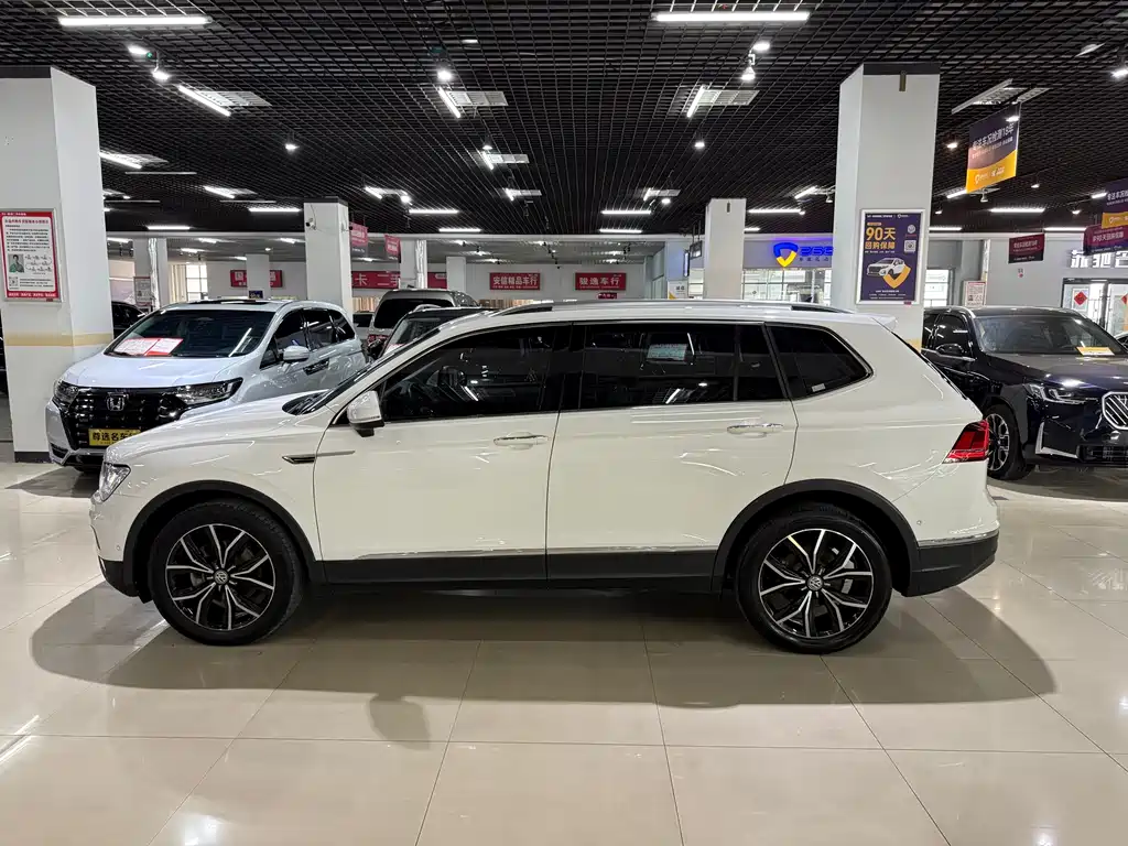 Volkswagen Tiguan L 2020 — фото 2