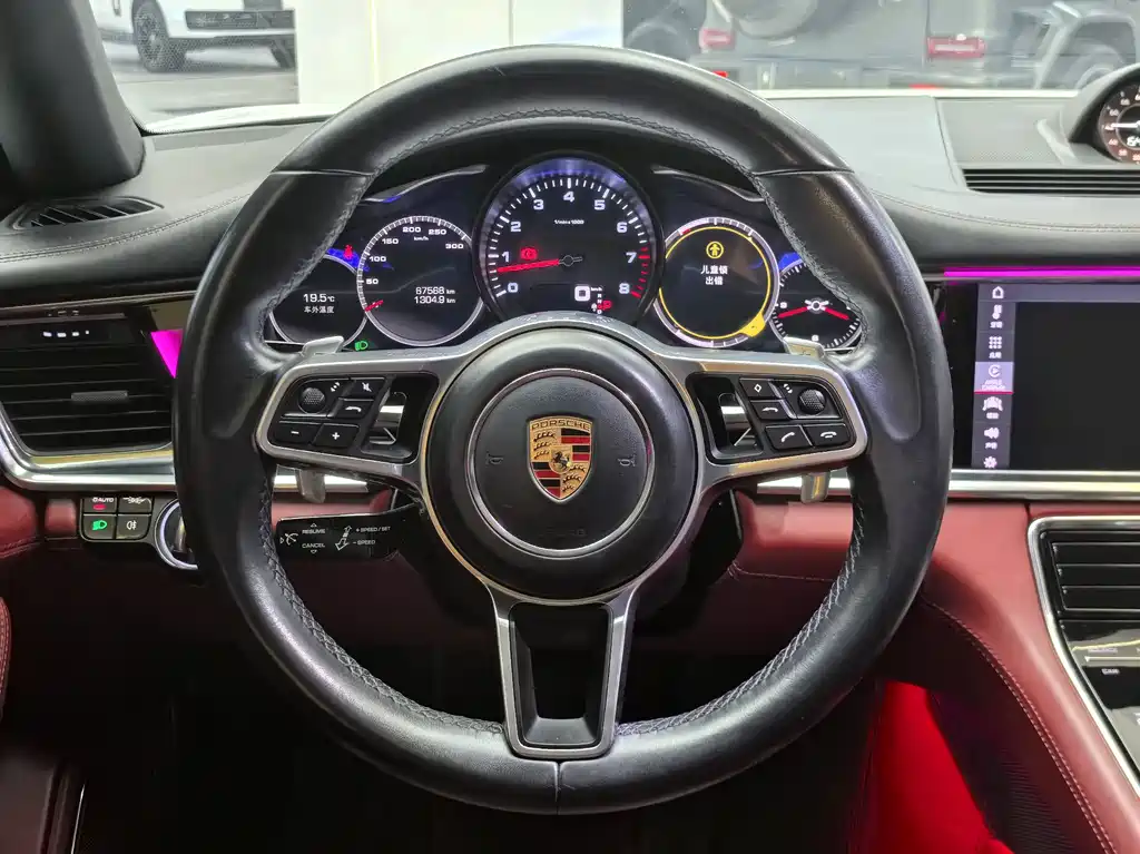 Porsche Panamera 2020 — фото 11