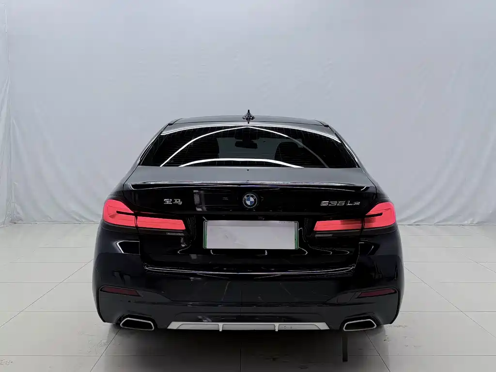 BMW 5 Series New Energy 2023 — фото 13
