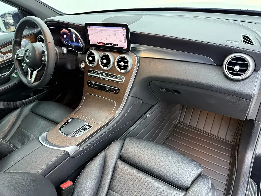 Mercedes-Benz GLC 2021 — фото 16