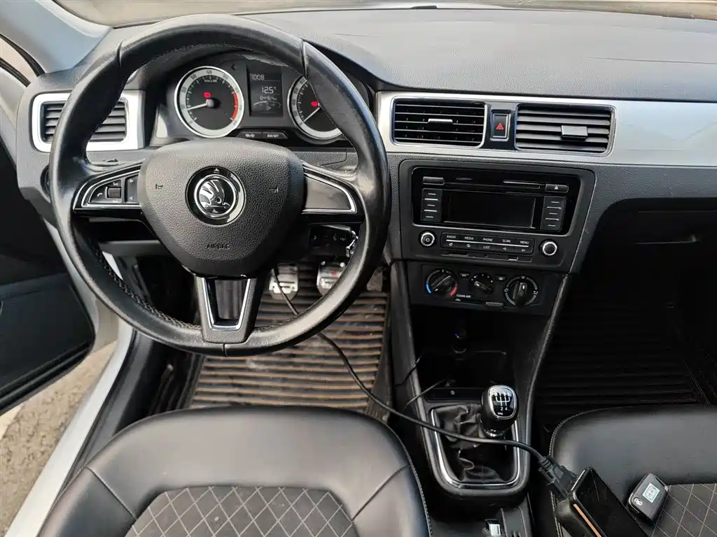 Skoda Rapid 2019 — фото 10