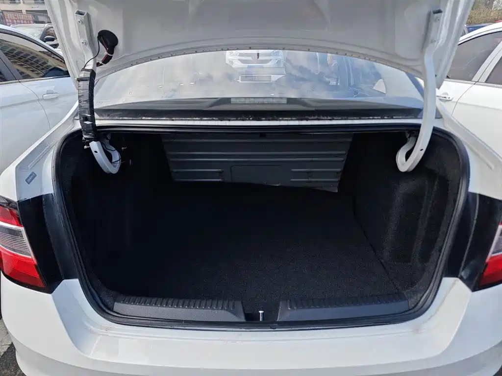 Skoda Rapid 2019 — фото 19