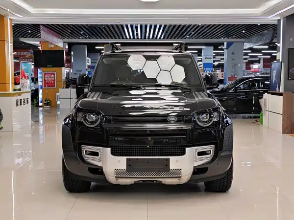 Land Rover Defender 2023