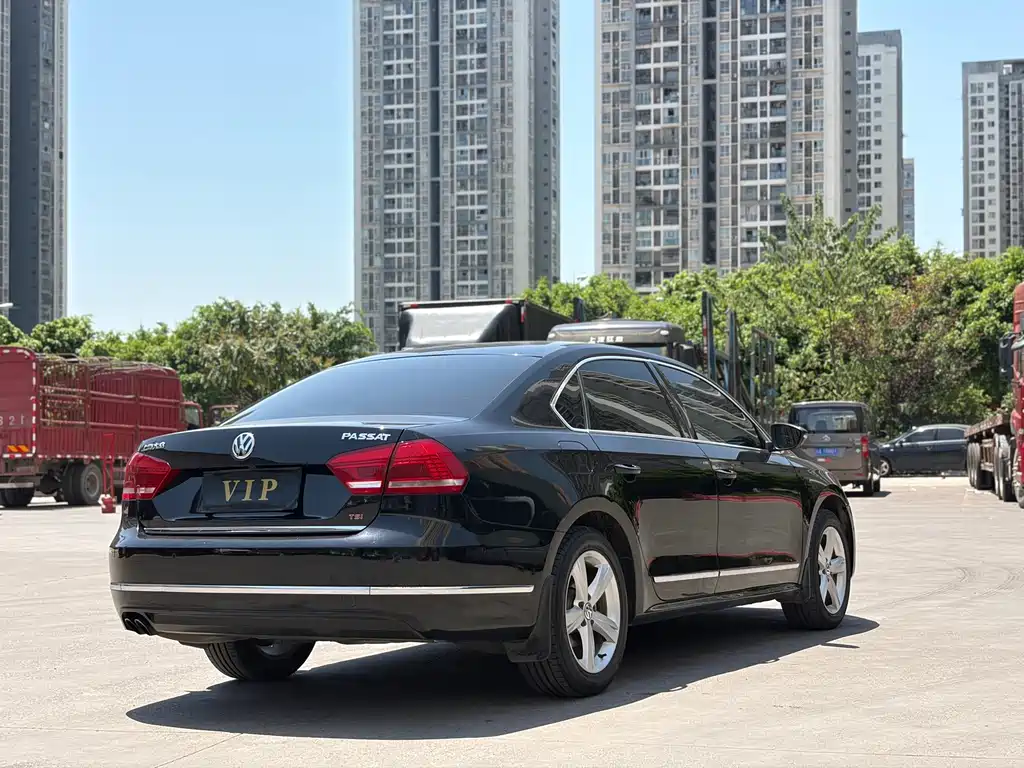 Volkswagen Passat 2015 — фото 13