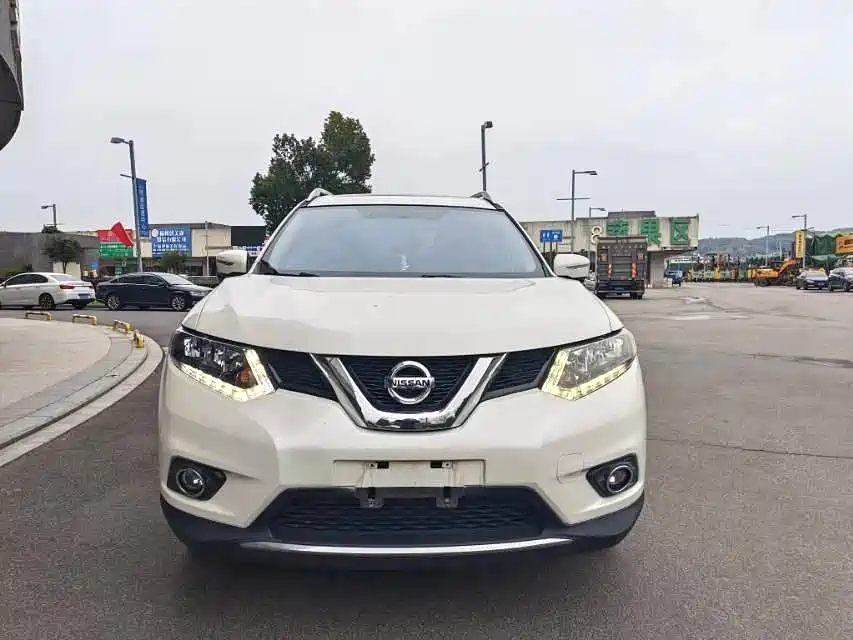 Nissan X-Trail 2015 — фото 2