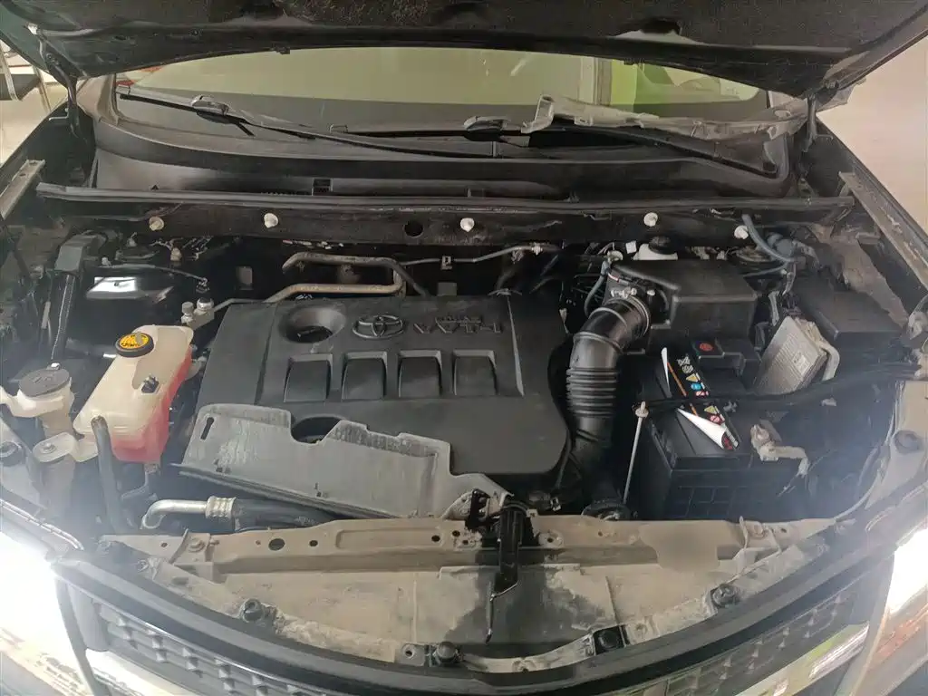 Toyota RAV4 2015 — фото 19