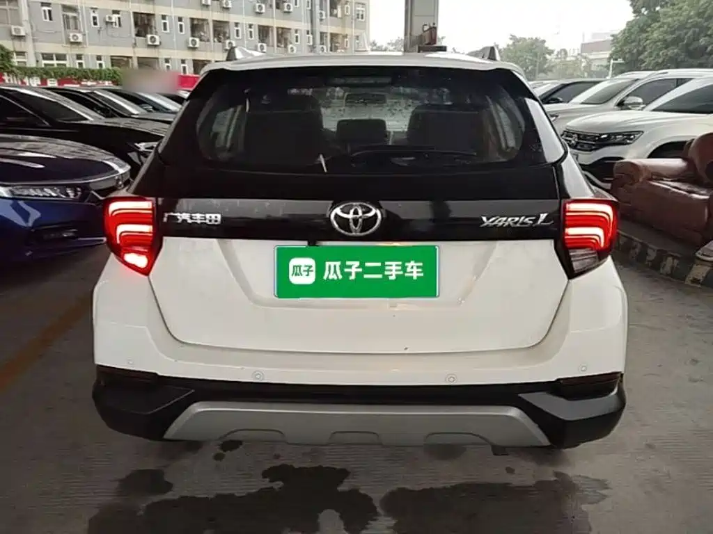 Toyota Yaris L 2021 — фото 6