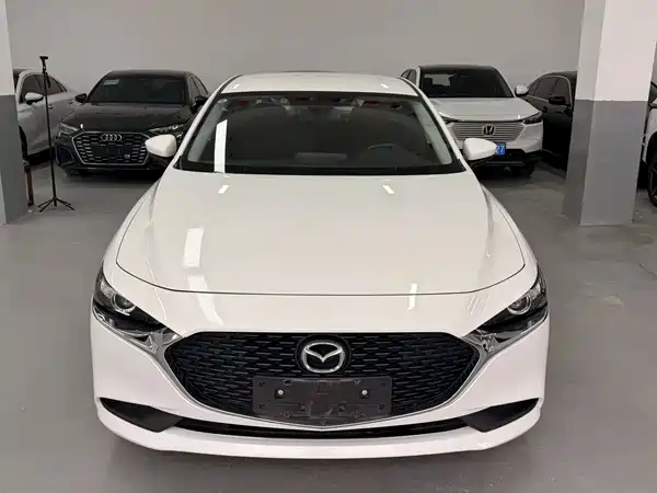 Mazda 3 Axela 2022