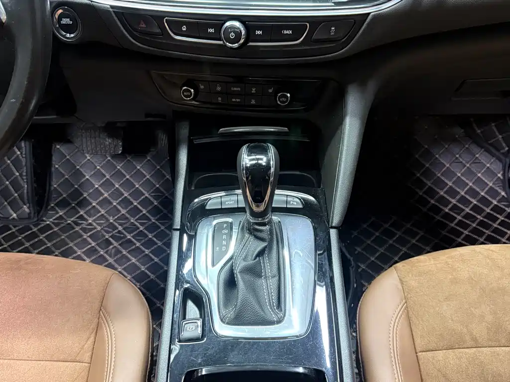 Buick Regal 2019 — фото 12