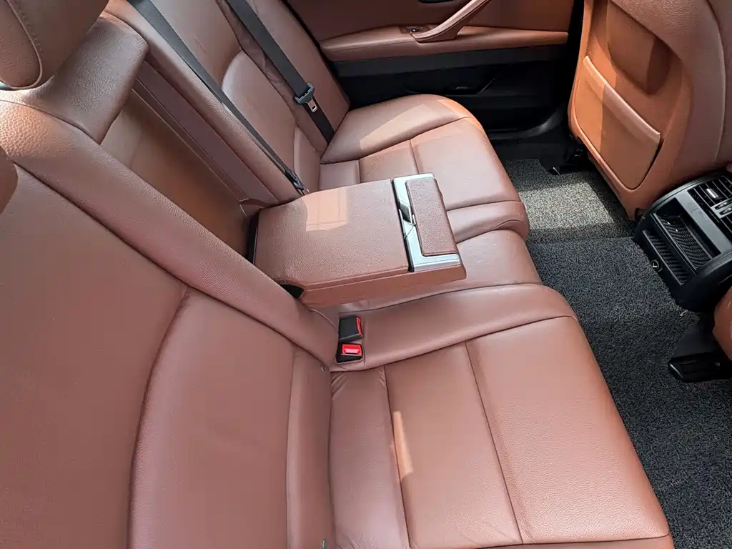 BMW 5 Series 2014 — фото 11