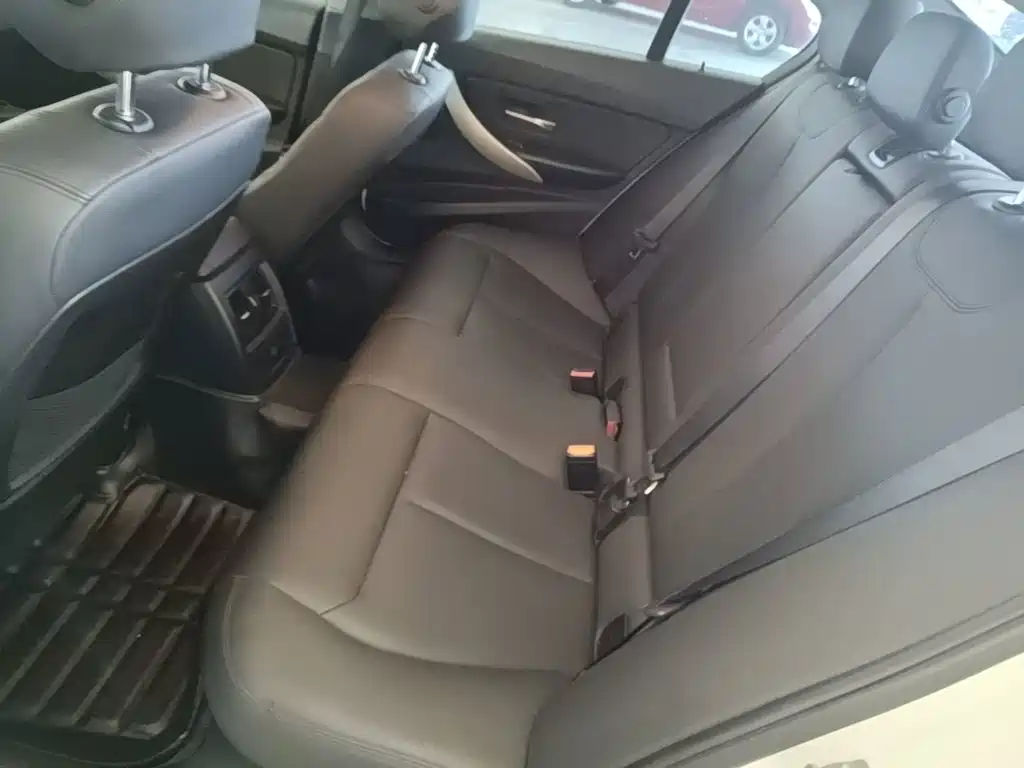 BMW 3 Series 2015 — фото 17