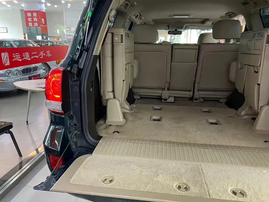 Toyota Land Cruiser 2010 — фото 10