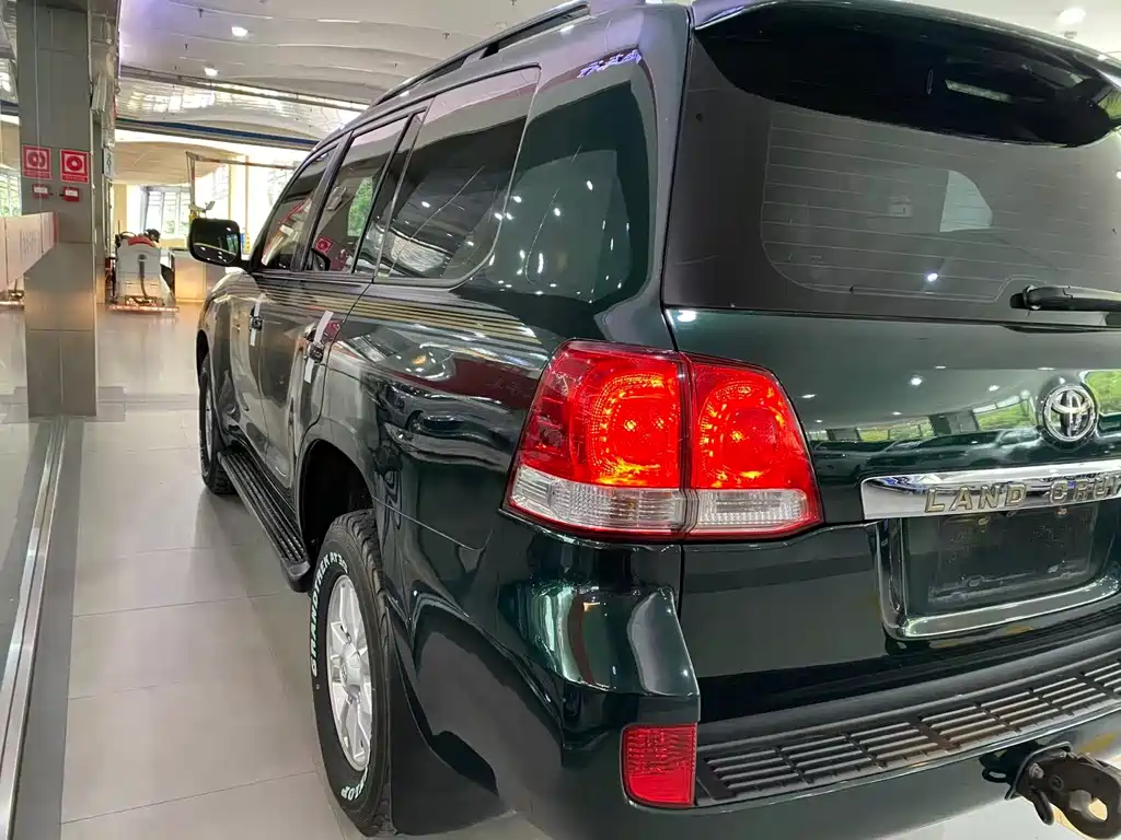 Toyota Land Cruiser 2010 — фото 20