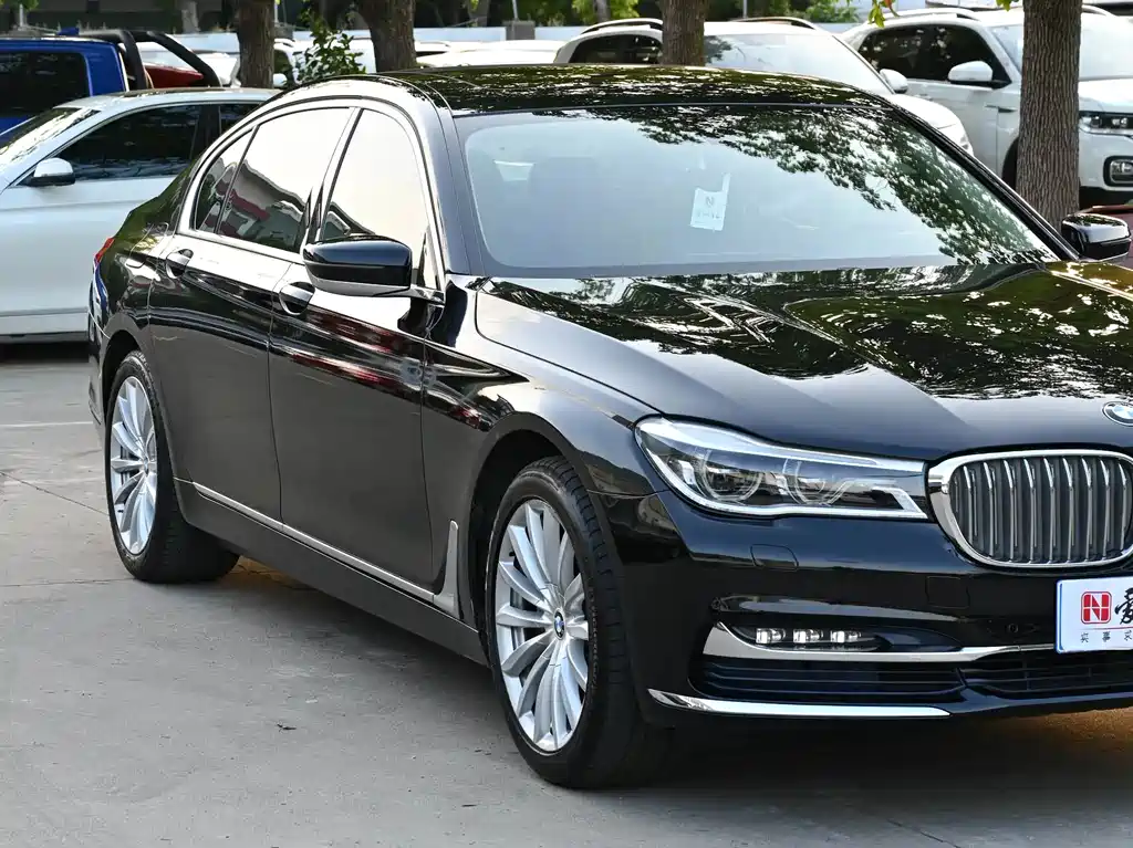 BMW 7 Series 2016 — фото 10