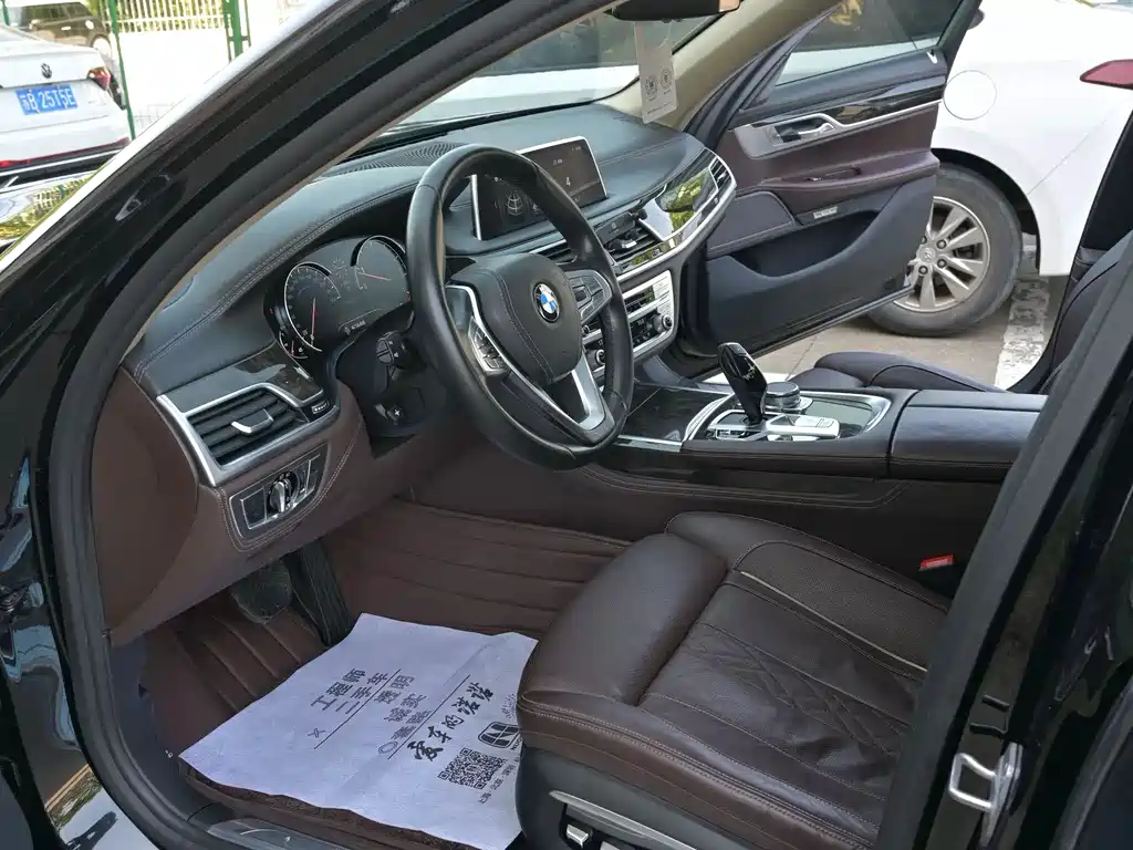 BMW 7 Series 2016 — фото 22