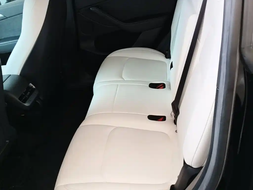 Tesla Model Y 2023 — фото 17