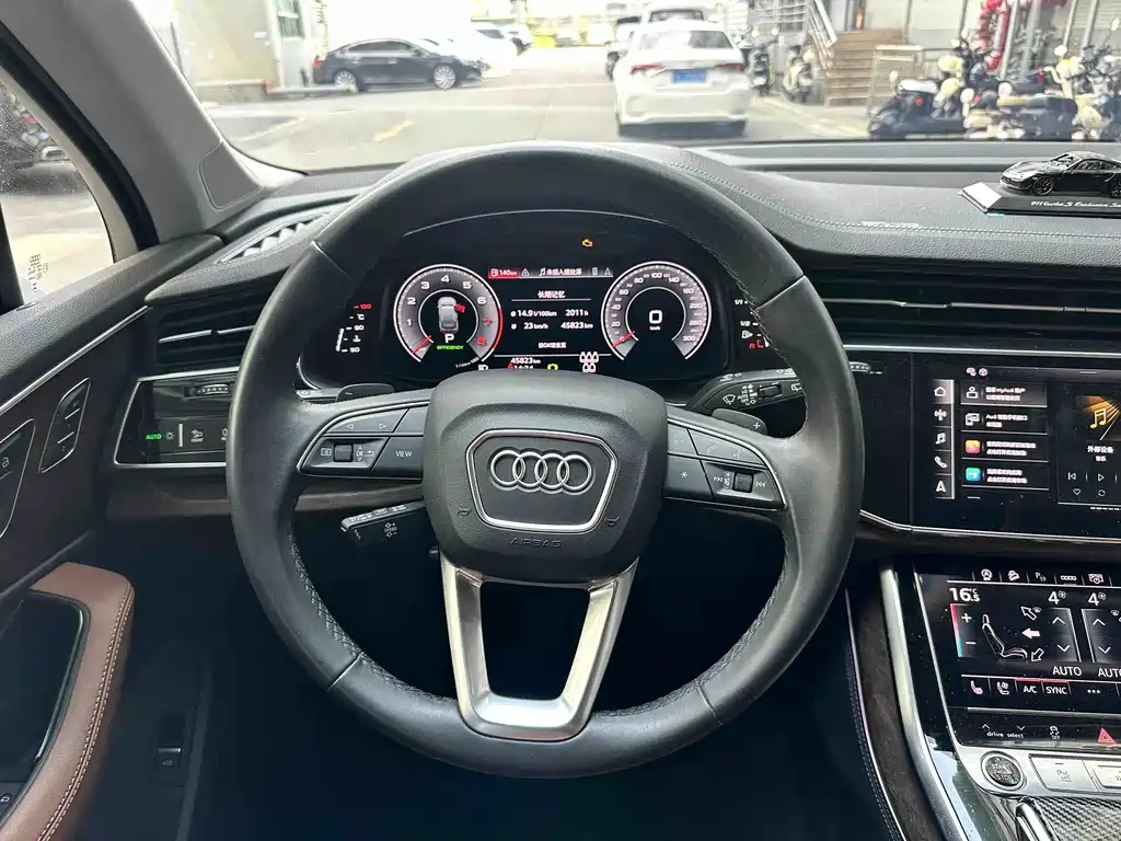 Audi Q7 2023 — фото 14