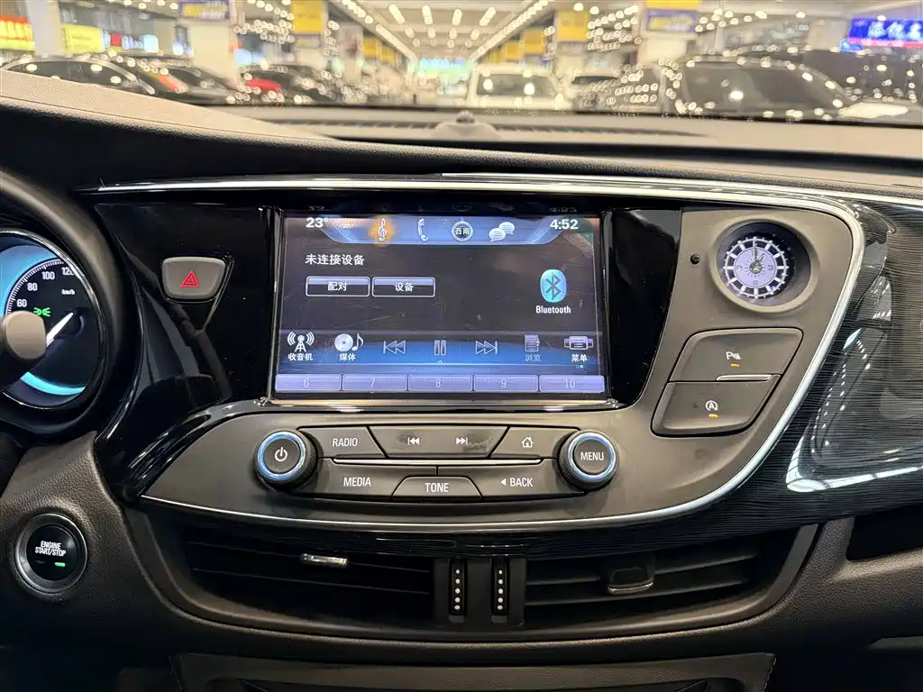 Buick Envision Plus 2017 — фото 22